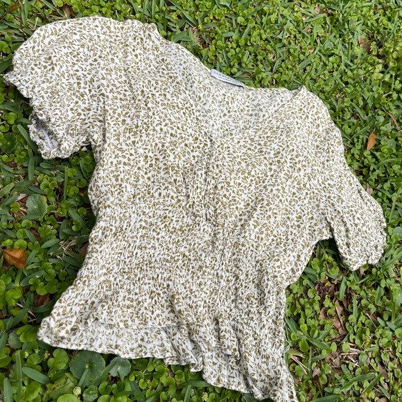 floral blouse - Picture 2 of 3